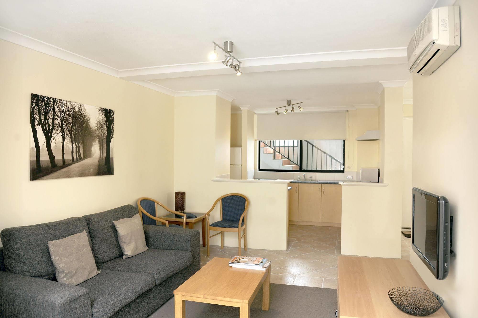 Lodestar Waterside Apartments Пърт Екстериор снимка